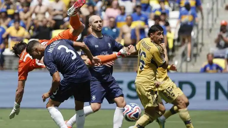 Gol Christian Gray Bawa Auckland City Tahan Imbang